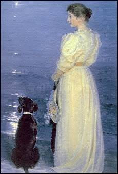 Peder Severin Kroyer, Sommerabend in Skagen, die Frau des Künstlers mit Hund am Strand (1892)